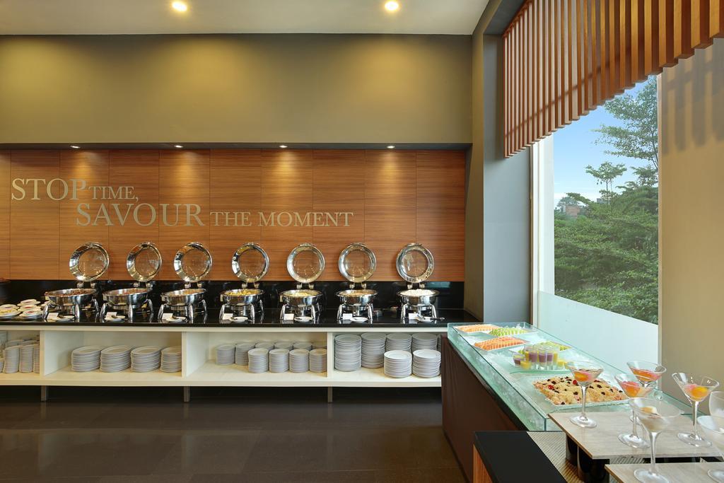 Kyriad Hotel Airport Jakarta Tangerang Esterno foto