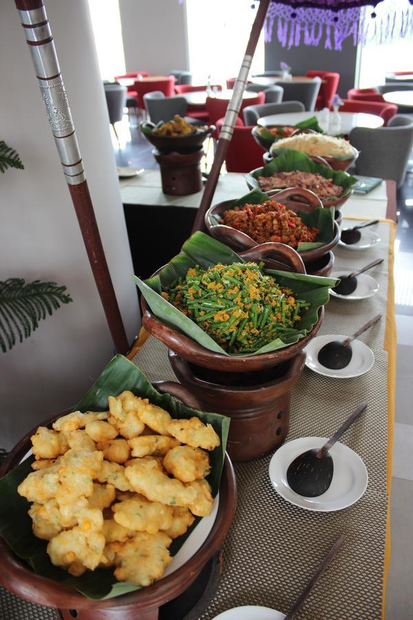 Kyriad Hotel Airport Jakarta Tangerang Esterno foto
