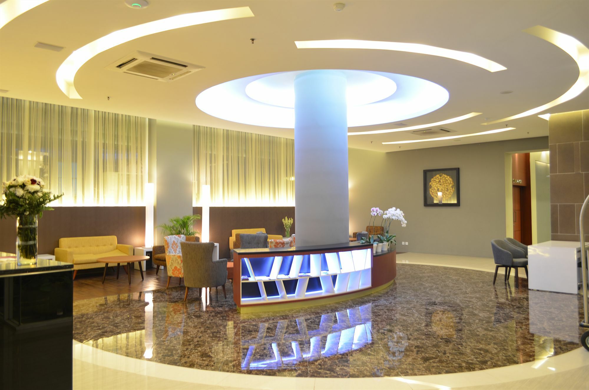 Kyriad Hotel Airport Jakarta Tangerang Esterno foto