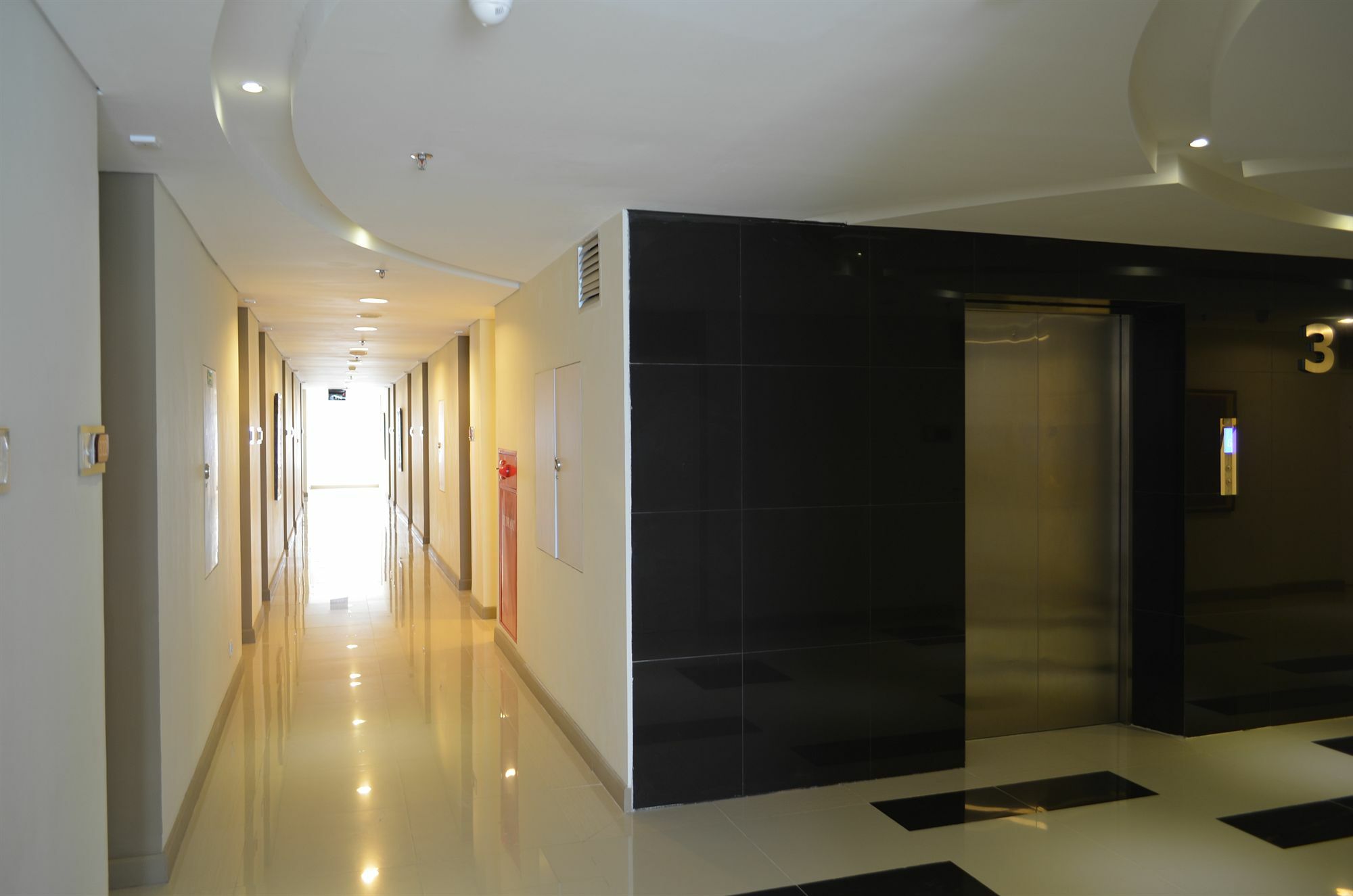 Kyriad Hotel Airport Jakarta Tangerang Esterno foto
