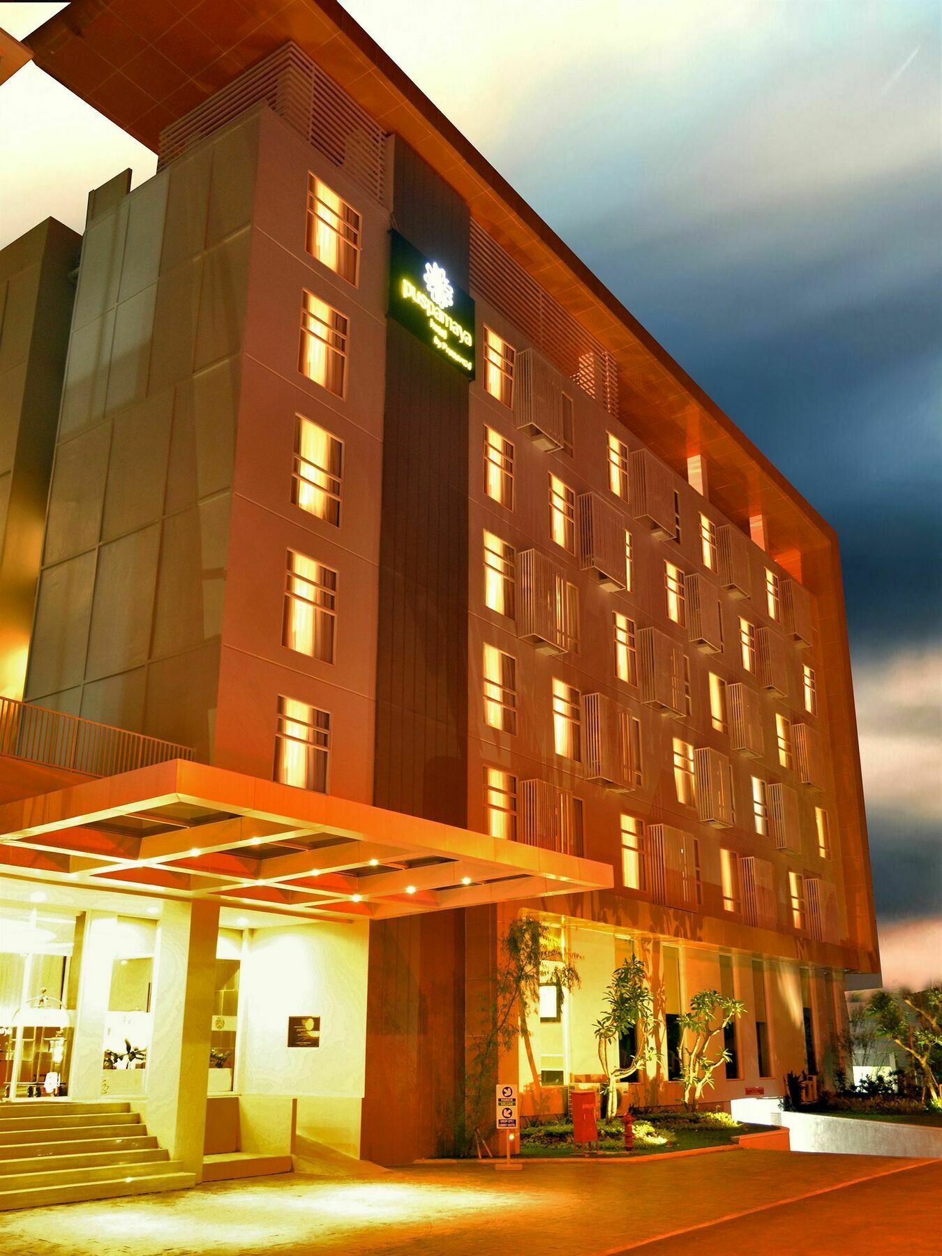 Kyriad Hotel Airport Jakarta Tangerang Esterno foto