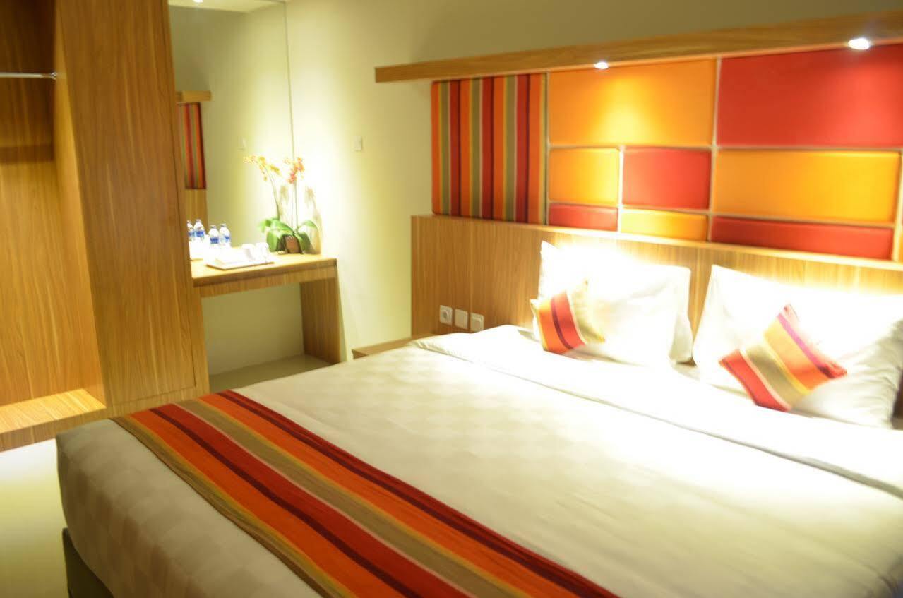 Kyriad Hotel Airport Jakarta Tangerang Esterno foto