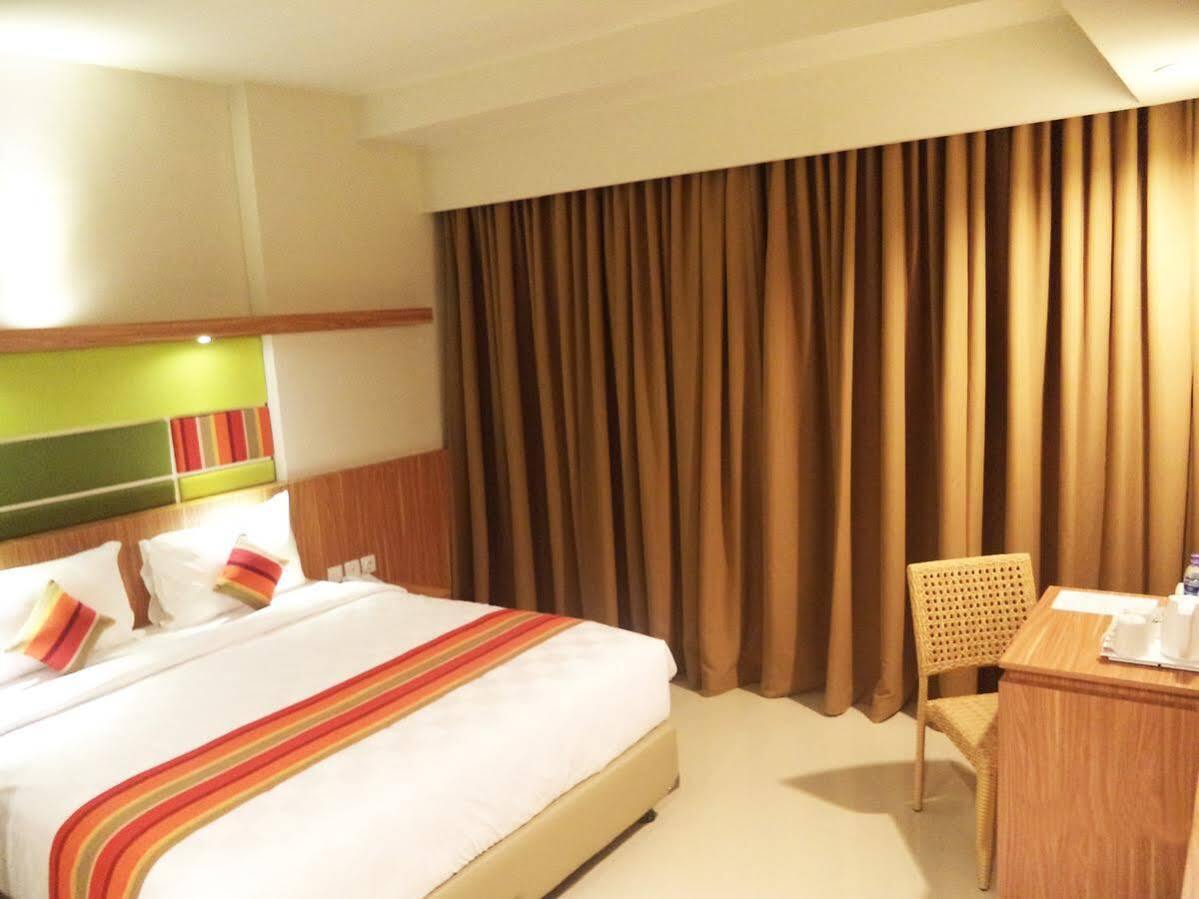 Kyriad Hotel Airport Jakarta Tangerang Esterno foto
