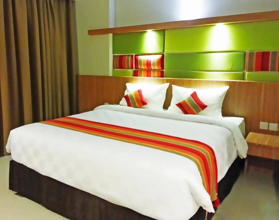 Kyriad Hotel Airport Jakarta Tangerang Esterno foto